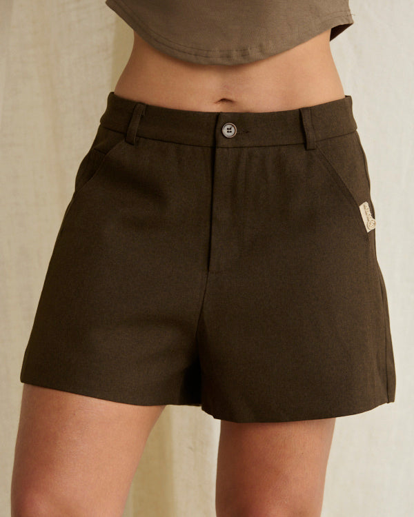 SHORT TEJIDO PLANO TEXTURA CAFE