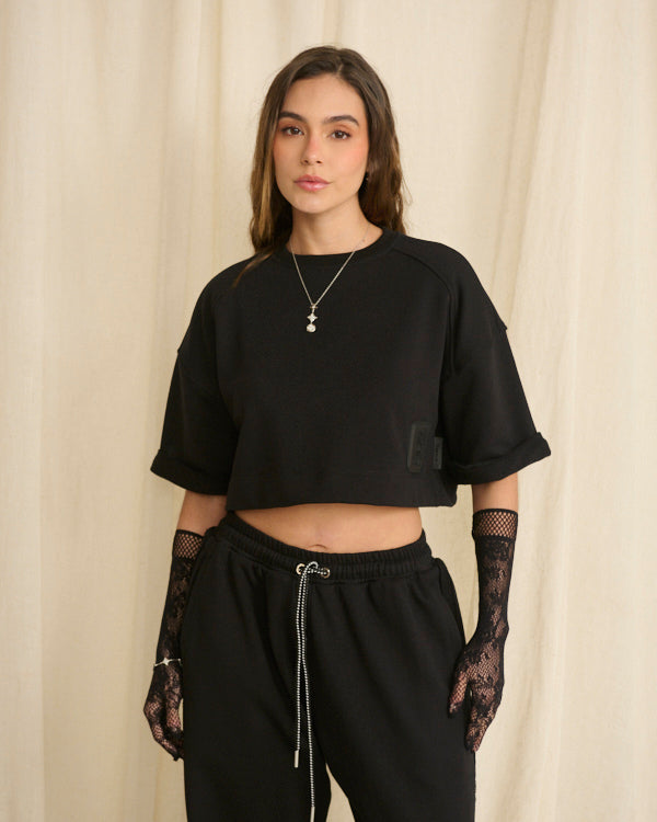 CAMISETA SEMI OVERSIZED BORDADA BUKURI