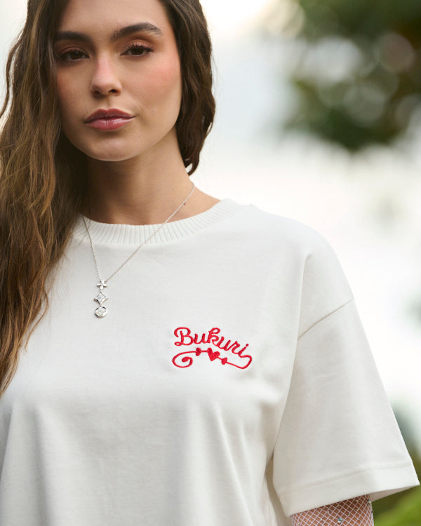 CAMISETA SEMI OVERSIZED CORAZÓN EN LA ESPALDA