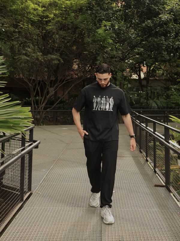 Camiseta Oversize Negra GLOOM