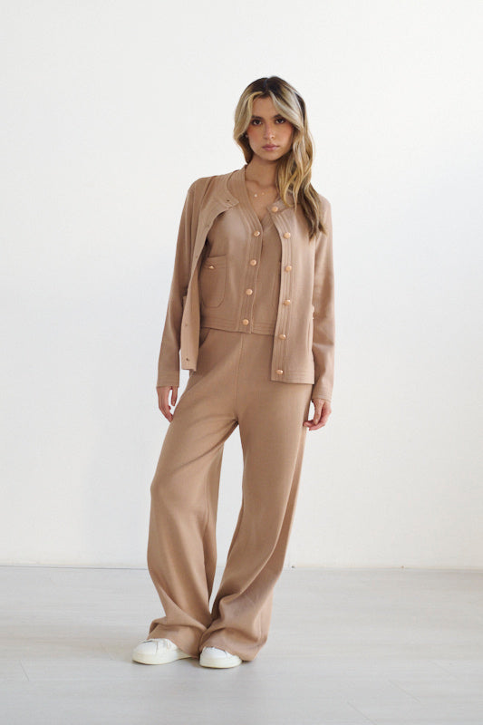 Conjunto tejido beige chaleco