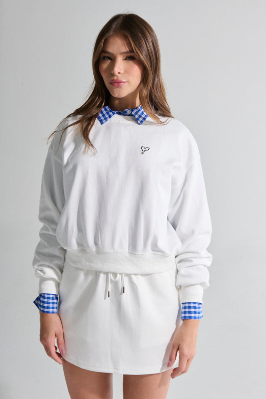 Sueter blanco corazón bordado