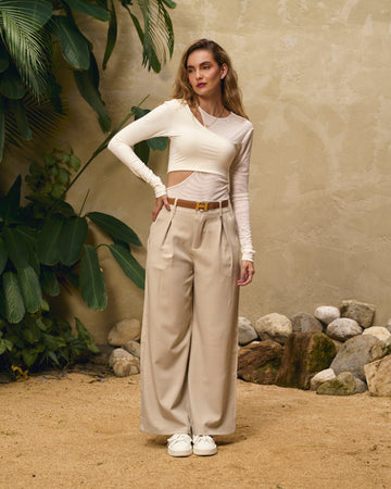 Pantalón clásico bota recta beige